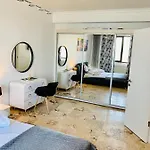 Апартаменты Vibe Solid